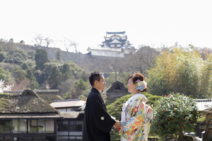 彦根城に上らなくても天守閣と一緒に写真が撮れます！玄宮園で風情あるお写真を残しましょう