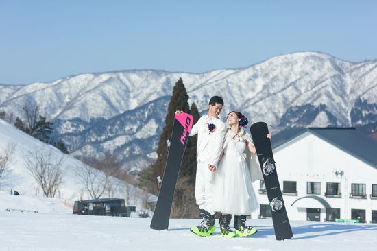 【新登場】待望のゲレンデでスノーフォトウェディングプラン発表！スキー・ボード好きのカップル必見！